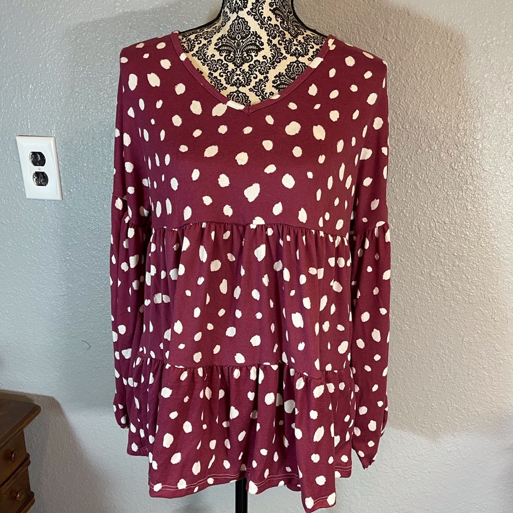 Burgundy spotted top